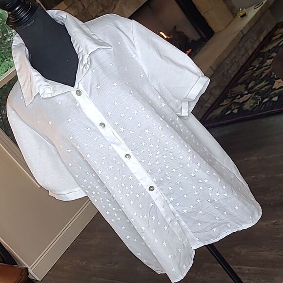 Nora cora Tops - Nora Cora white blouse 